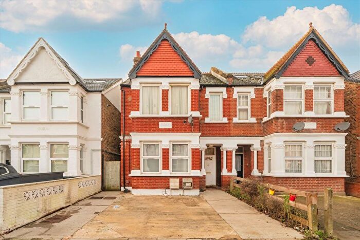 1 Bedroom Flat For Sale In Melbourne Avenue, West Ealing, W13