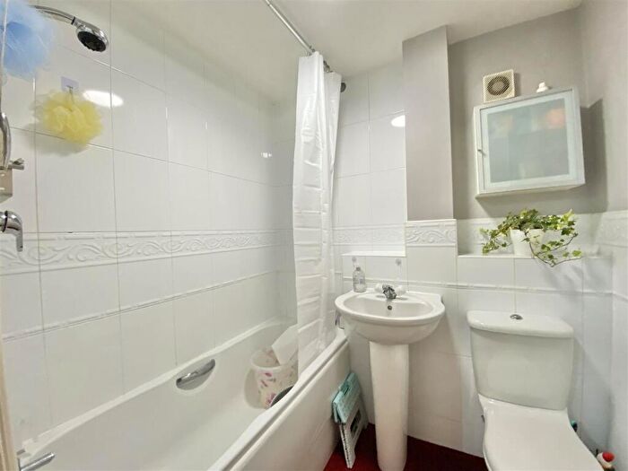 2 Bedroom End Of Terrace House For Sale In Ascough Wynd, Aiskew, Bedale, DL8