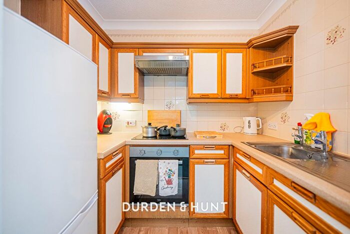 1 Bedroom Flat For Sale In Goldsmere Court, Hornchurch, RM11