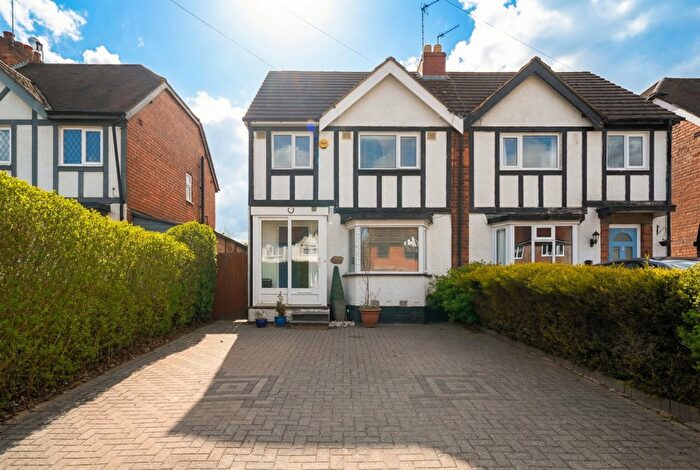3 Bedroom Semi Detached House For Sale In Hurdis Road, Shirley, Solihull, B90