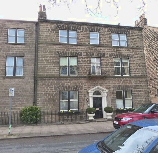2 Bedroom Flat To Rent In Park Chase, Harrogate, HG1