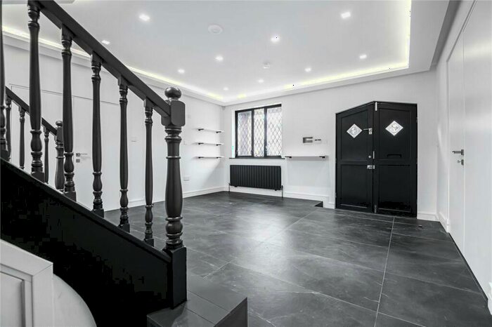 5 Bedroom Detached House To Rent In Forestdale, Southgate, N14