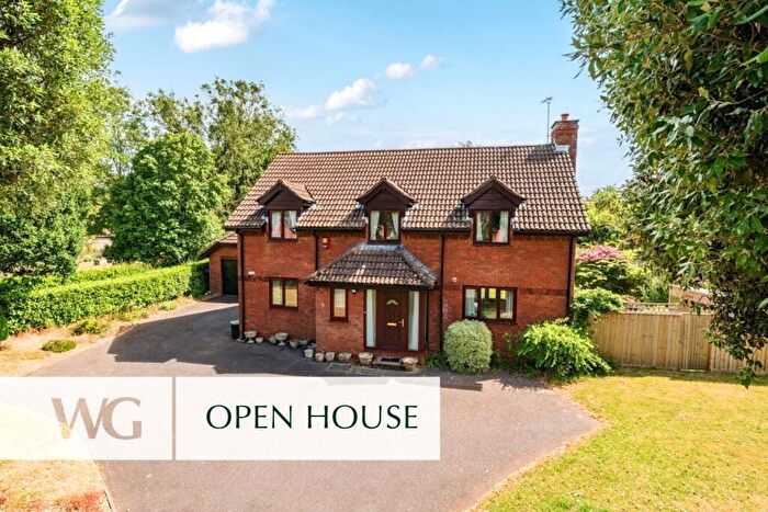 4 Bedroom Detached House For Sale In Clyst St. George, Exeter, EX3
