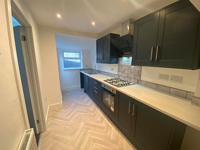 2 Bedroom Property To Rent In Watson Street, Sutton Village, Hull, HU7