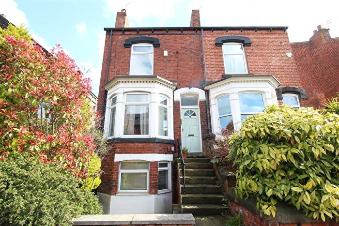 2 Bedroom Apartment For Sale In Victoria Road, Kirkstall, Leeds, LS5