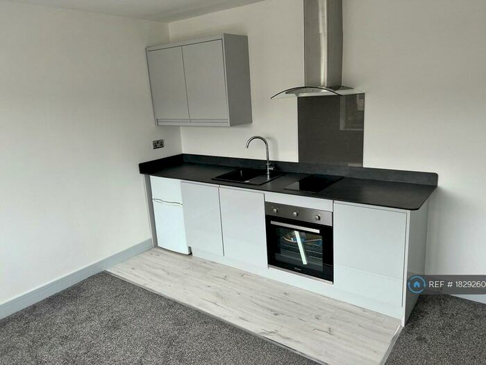 Studio To Rent In St. James Lane, Coventry, CV3