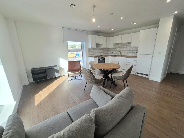 2 Bedroom Apartment To Rent In Cow Green, Halifax, HX1