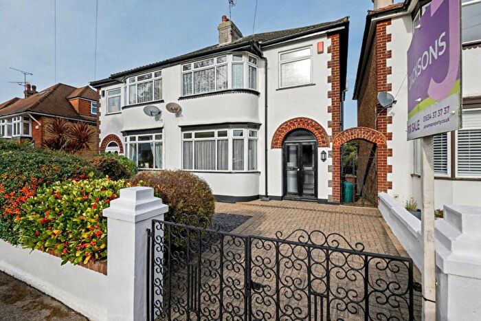 3 Bedroom Semi Detached House For Sale In Oxford Road, Upper Gillingham, ME7