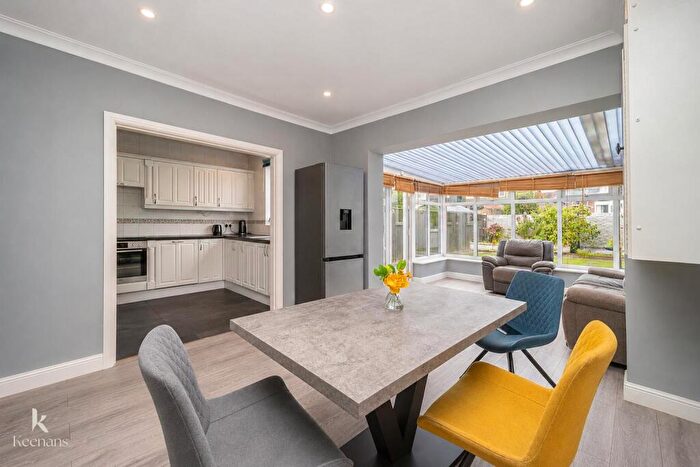 3 Bedroom Semi-Detached House For Sale In Hampshire Close, Bury, BL9