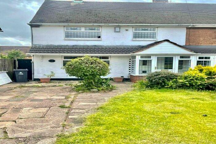 3 Bedroom Semi-Detached House To Rent In Waverley Road, Walsall, WS3