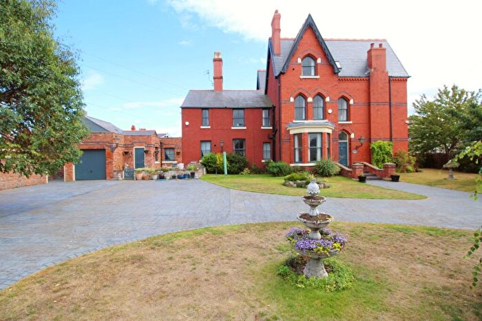 6 Bedroom Semi-Detached House For Sale In The Grove, Rhyl, Denbighshire, LL18