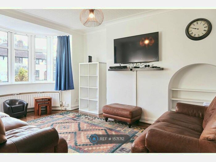 3 Bedroom Semi-Detached House To Rent In Austin Avenue, Bromley, BR2