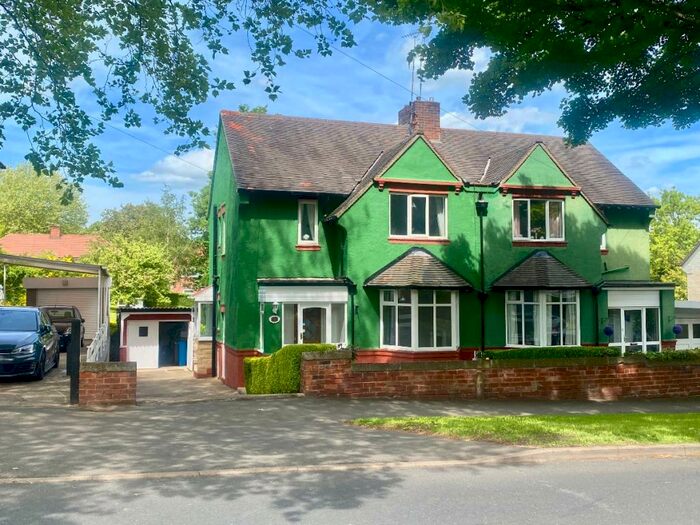 3 Bedroom Semi-Detached House To Rent In Herries Drive, Sheffield, S5