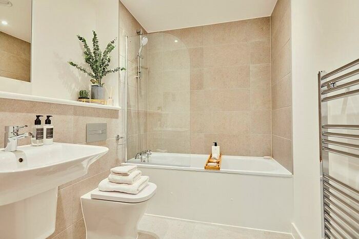 2 Bedroom Apartment To Rent In Gatehouse Apartments, Southampton Southampton, SO14