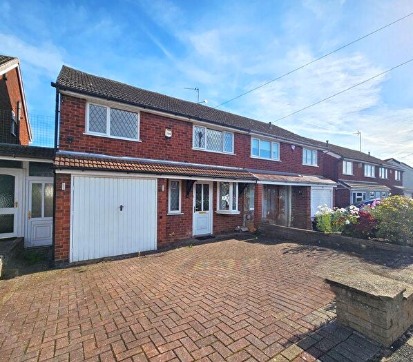 3 Bedroom Semi-Detached House To Rent In Claverdon Drive, Great Barr, Birmingham, B43