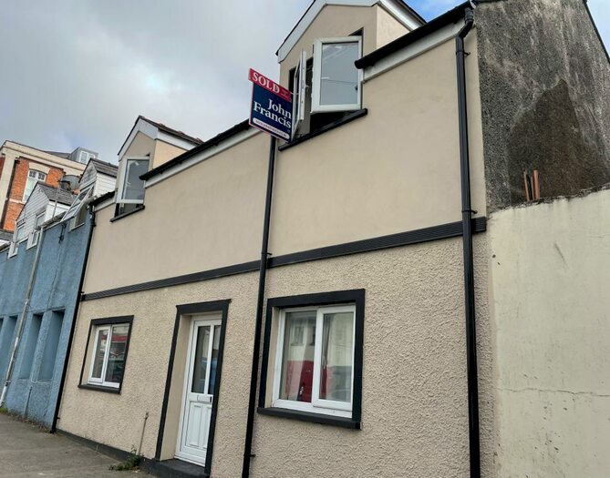 3 Bedroom Terraced House To Rent In Albion Square, Pembroke Dock, SA72