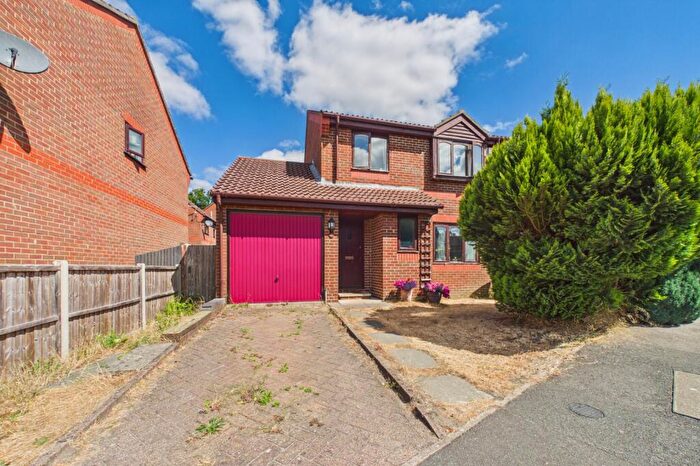 3 Bedroom Detached House For Sale In Holton Heath, The Warren, Bracknell, Berkshire, RG12