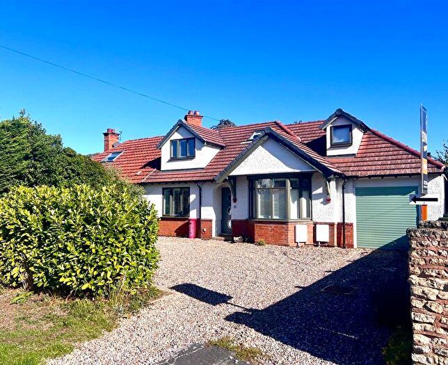 4 Bedroom Semi-Detached Bungalow For Sale In Loxley Road, Stratford-Upon-Avon, CV37