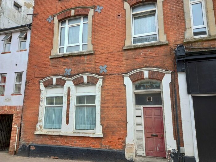 1 Bedroom Flat To Rent In Grosvenor Road, Aldershot, GU11