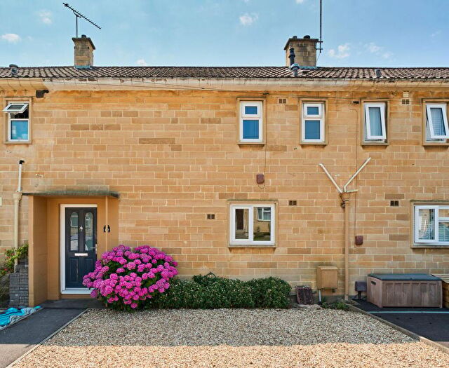 2 Bedroom Property To Rent In Brookfield Park, Bath, BA1