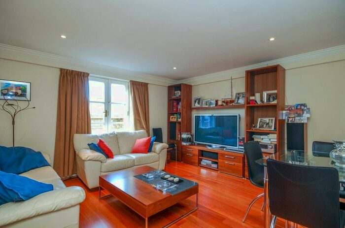 2 Bedroom Flat To Rent In Knaresborough Place, Earls Court, London, SW5