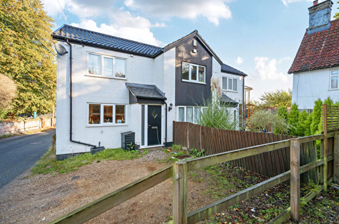 4 Bedroom Detached House For Sale In The Street, Costessey, Norwich, NR8