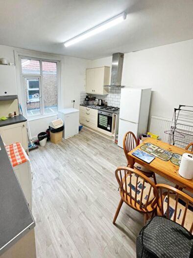 2 Bedroom Apartment To Rent In Felpham, PO22