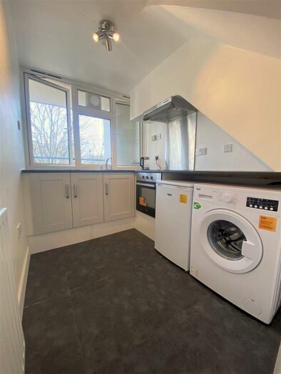 1 Bedroom House To Rent In Pembury Road, London, N17