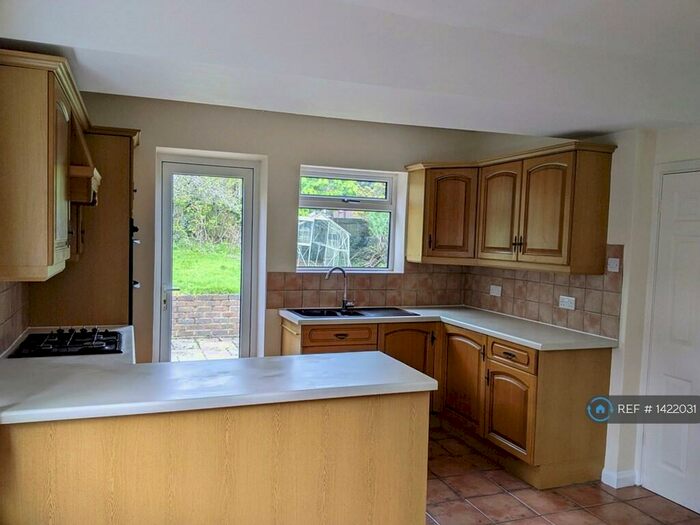 3 Bedroom Detached House To Rent In Meadway, Barnet, EN5