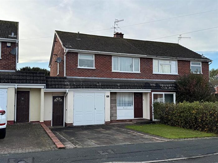3 Bedroom Semi Detached House For Sale In Lea Vale Road, Stourbridge, DY8