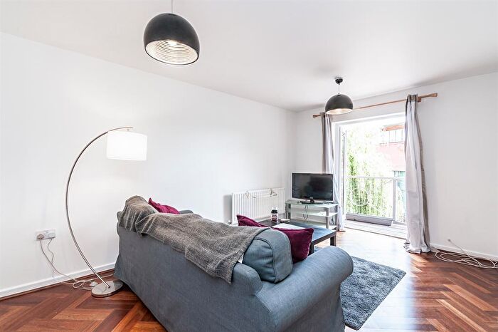 2 Bedroom Flat To Rent In Nursery Lane, London, E2