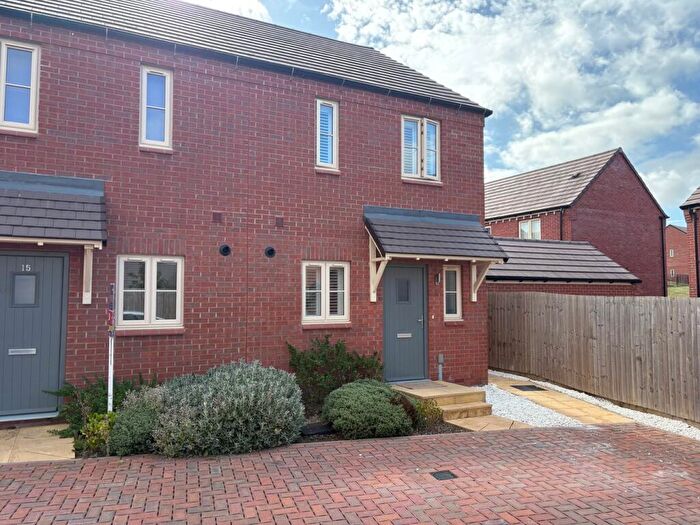 2 Bedroom Semi Detached House For Sale In Park Road, Lutterworth, LE17