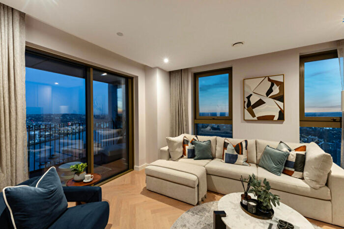 3 Bedroom Apartment For Sale In One Thames Quay, Canary Wharf, E14