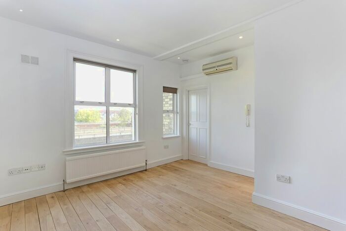 1 Bedroom Flat To Rent In Cambridge Gardens, London, W10