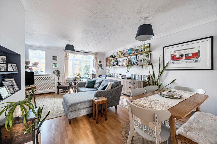 3 Bedroom Terraced House For Sale In Stevenson Drive, Binfield, Bracknell, Berkshire, RG42