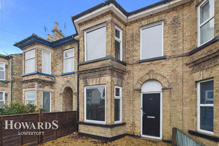 3 Bedroom Terraced House For Sale In Bridge Road, Lowestoft, NR32