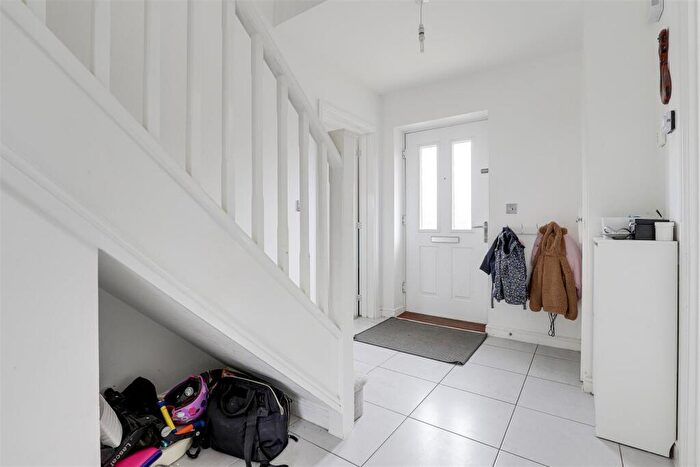5 Bedroom Detached House For Sale In Oughton Close, Edwalton, Nottinghamshire, NG12