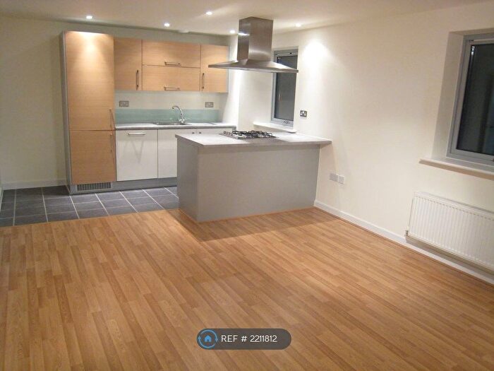 2 Bedroom Flat To Rent In Merchant Street, London, E3