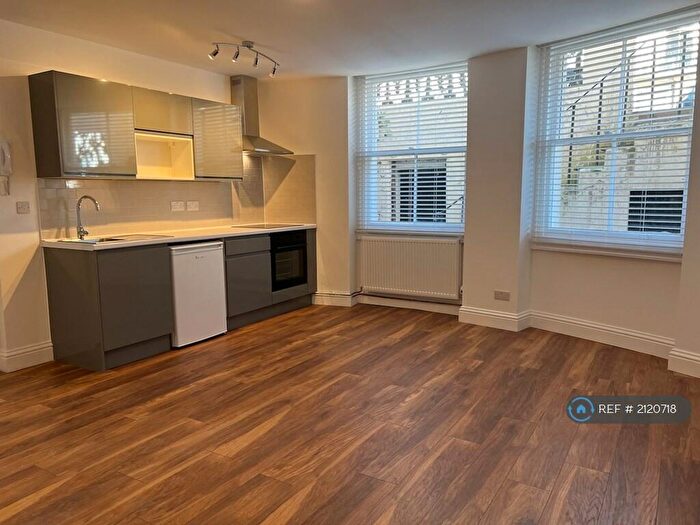 1 Bedroom Flat To Rent In Lansdowne Place, Hove, BN3