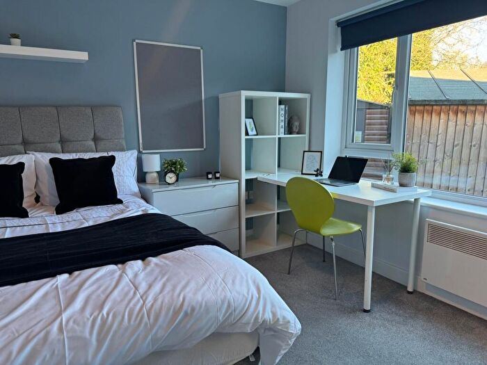 5 Bedroom Flat To Rent In Fletcher Road, Beeston, Nottingham, Nottinghamshire, NG9