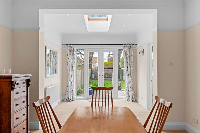 5 Bedroom Semi Detached House For Sale In Wickham Avenue, CR0