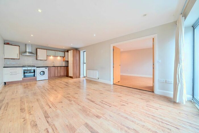 2 Bedroom Flat To Rent In Joseph House, Reginald Square, Deptford, London, SE8