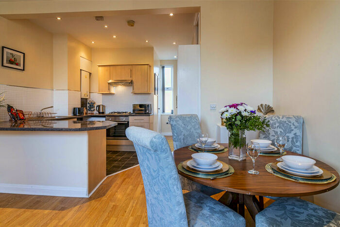 2 Bedroom Flat To Rent In Musters Road, West Bridgford, NG2