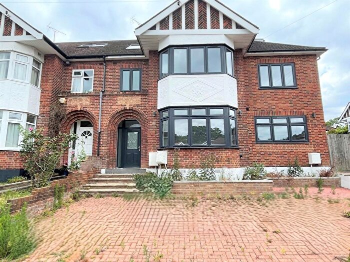 4 Bedroom Property To Rent In Oakdene Park, Finchley, N3