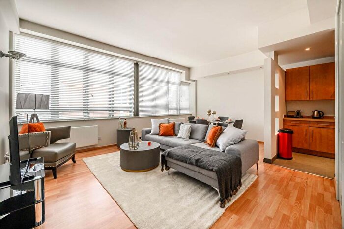 1 Bedroom Flat To Rent In City Road, Islington, London, EC1V