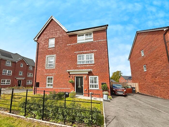 3 Bedroom Town House For Sale In Treacle Avenue, Macclesfield, SK11