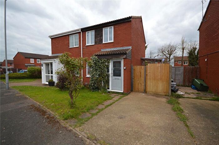 2 Bedroom Semi Detached House For Sale In Sparrow Close, Luton, Bedfordshire, LU4