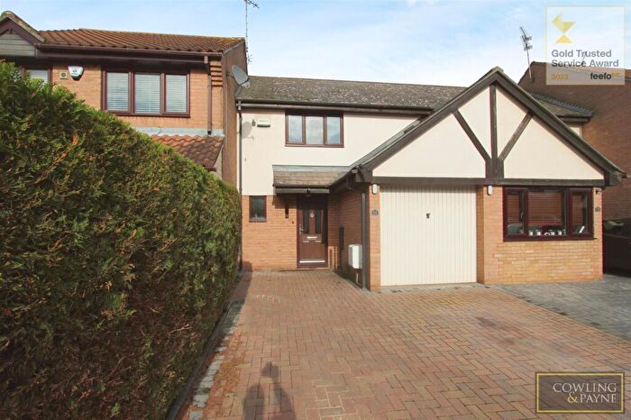 2 Bedroom House To Rent In Campbell Close, Wickford, SS12