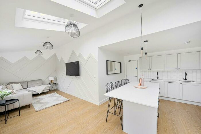 9 Bedroom House To Rent In Lockleaze Road, Bristol, BS7