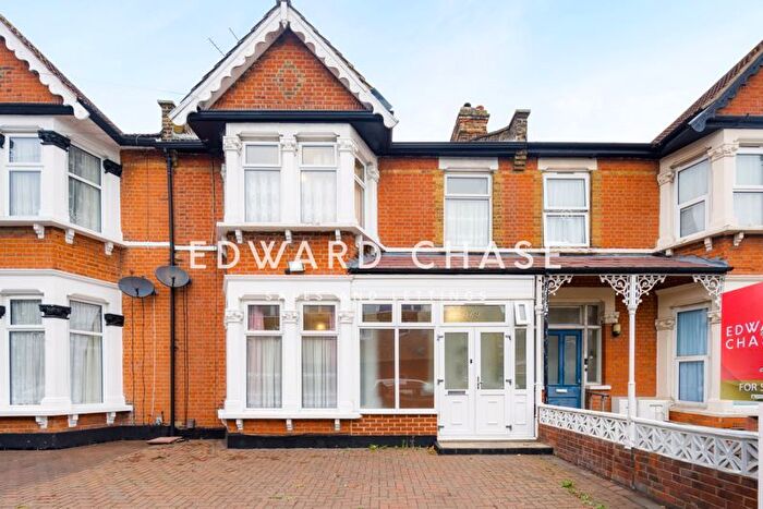 4 Bedroom Terraced House For Sale In Castleton Road, Goodmayes, IG3